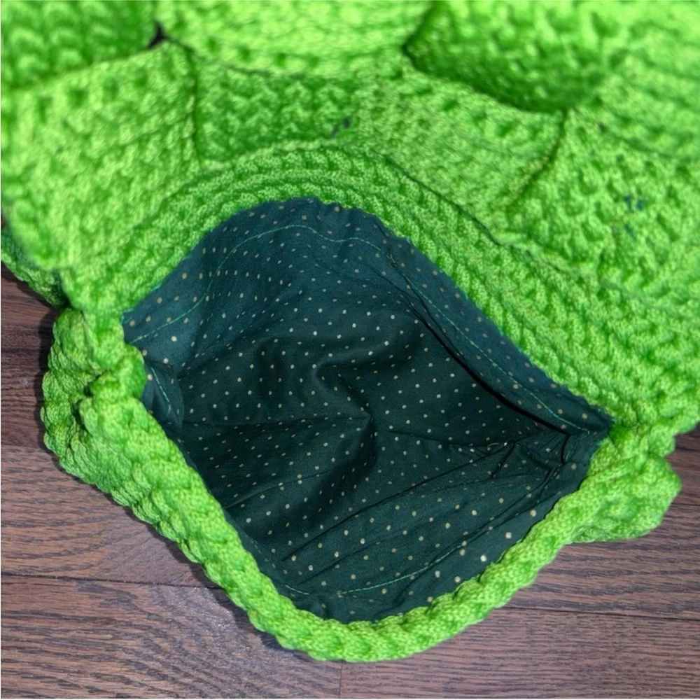 Handmade Women's Crochet Shoulder Bag with Woven Texture - Picture 7 of 8